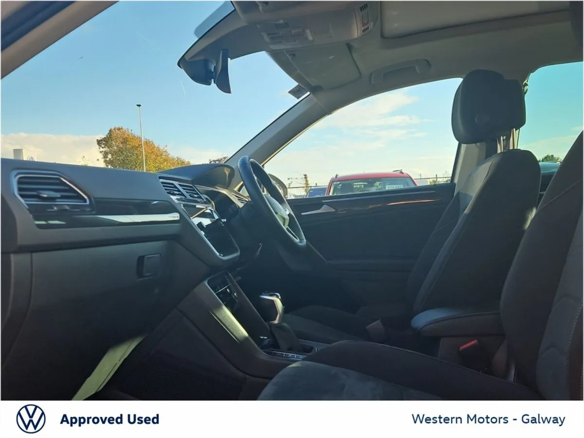 Volkswagen Tiguan 2.0 TDI Auto 150HP Elegance - L - Image 4