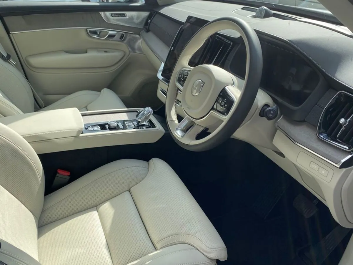 Volvo XC90 T8 Ultra Auto (phev) - Image 2
