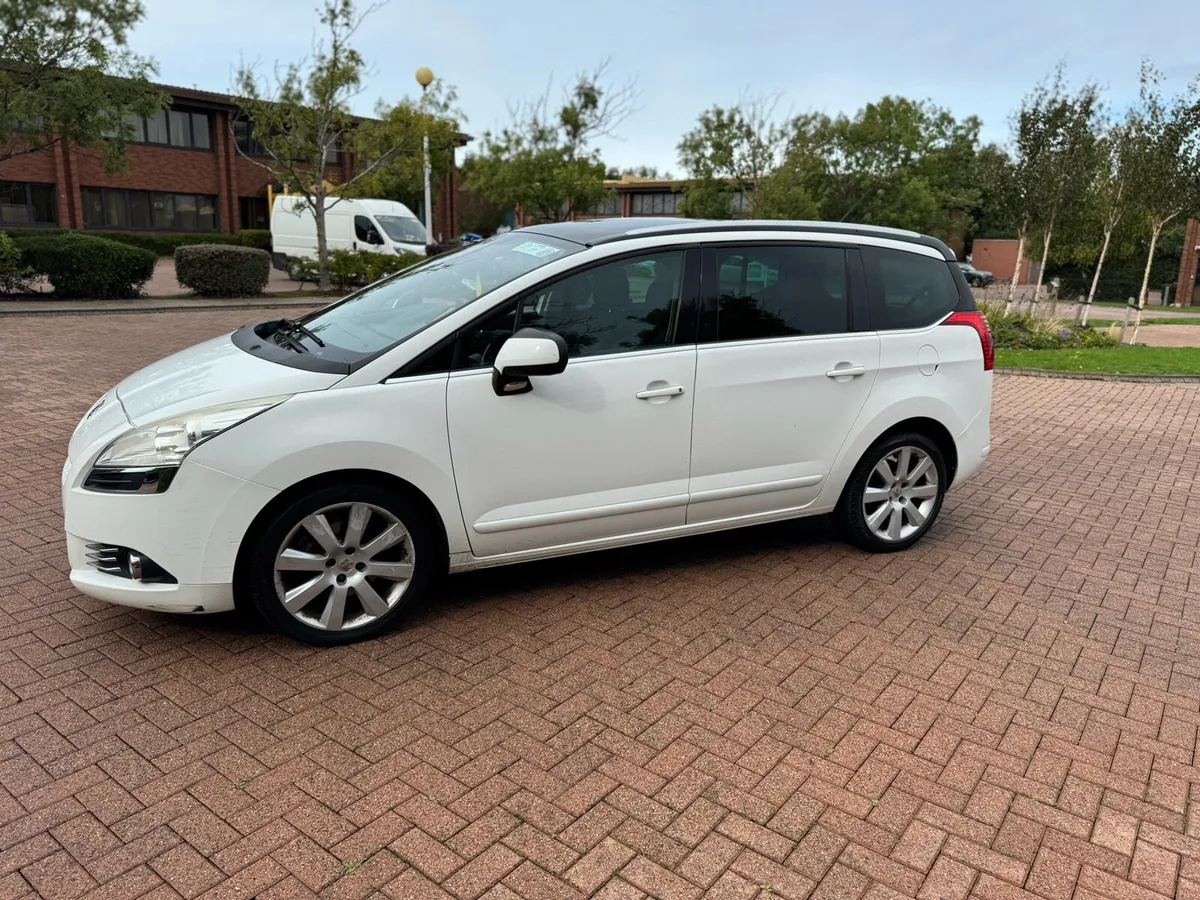 Peugeot 5008 - Image 4