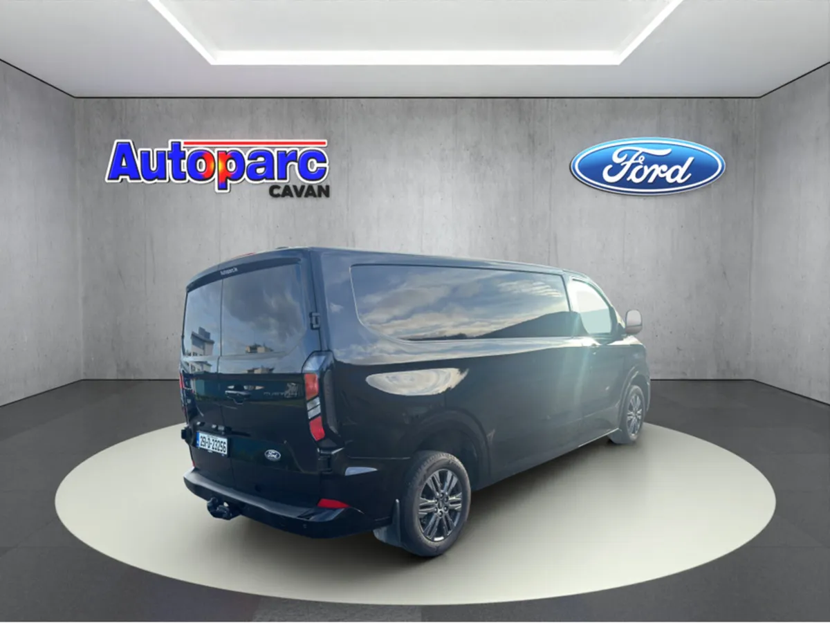 Ford Transit Custom 320L LIMITED EDITION 2.0 T - Image 4