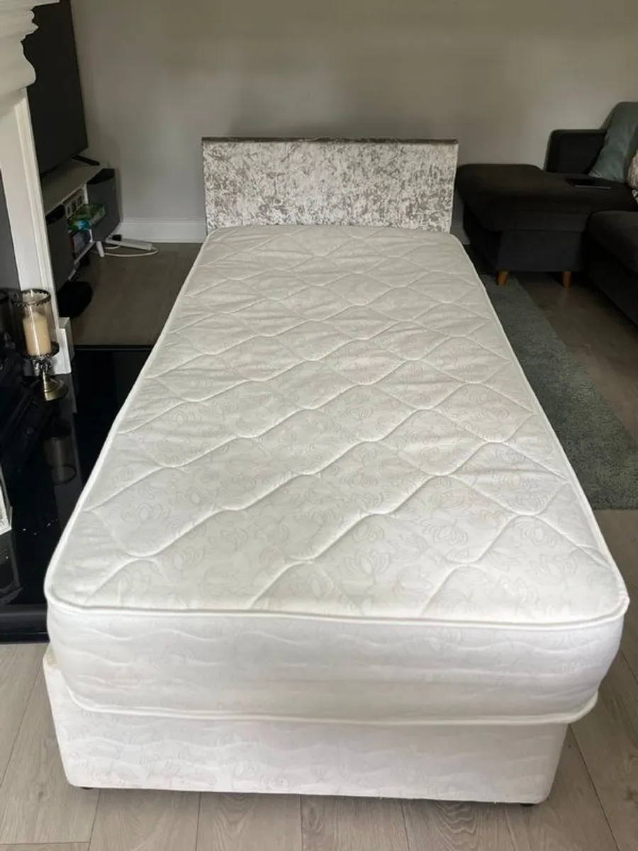 Bed - Image 1