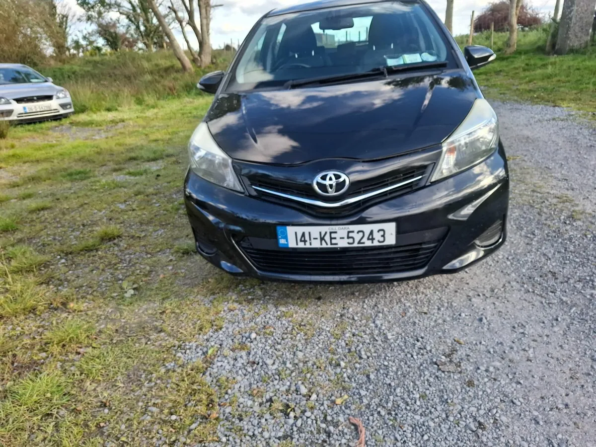 Toyota Yaris 2014 - Image 2