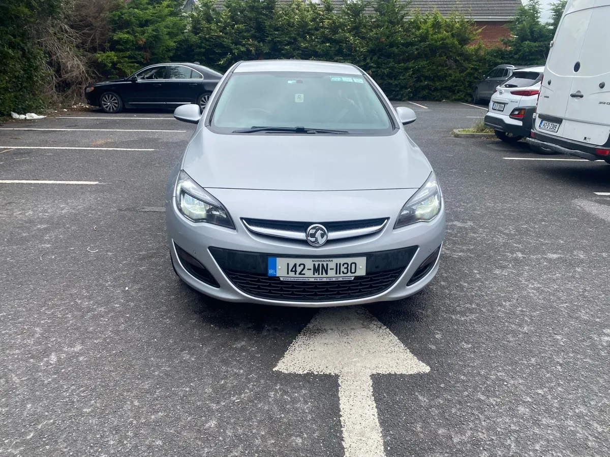 Opel Astra 2014 - Image 1