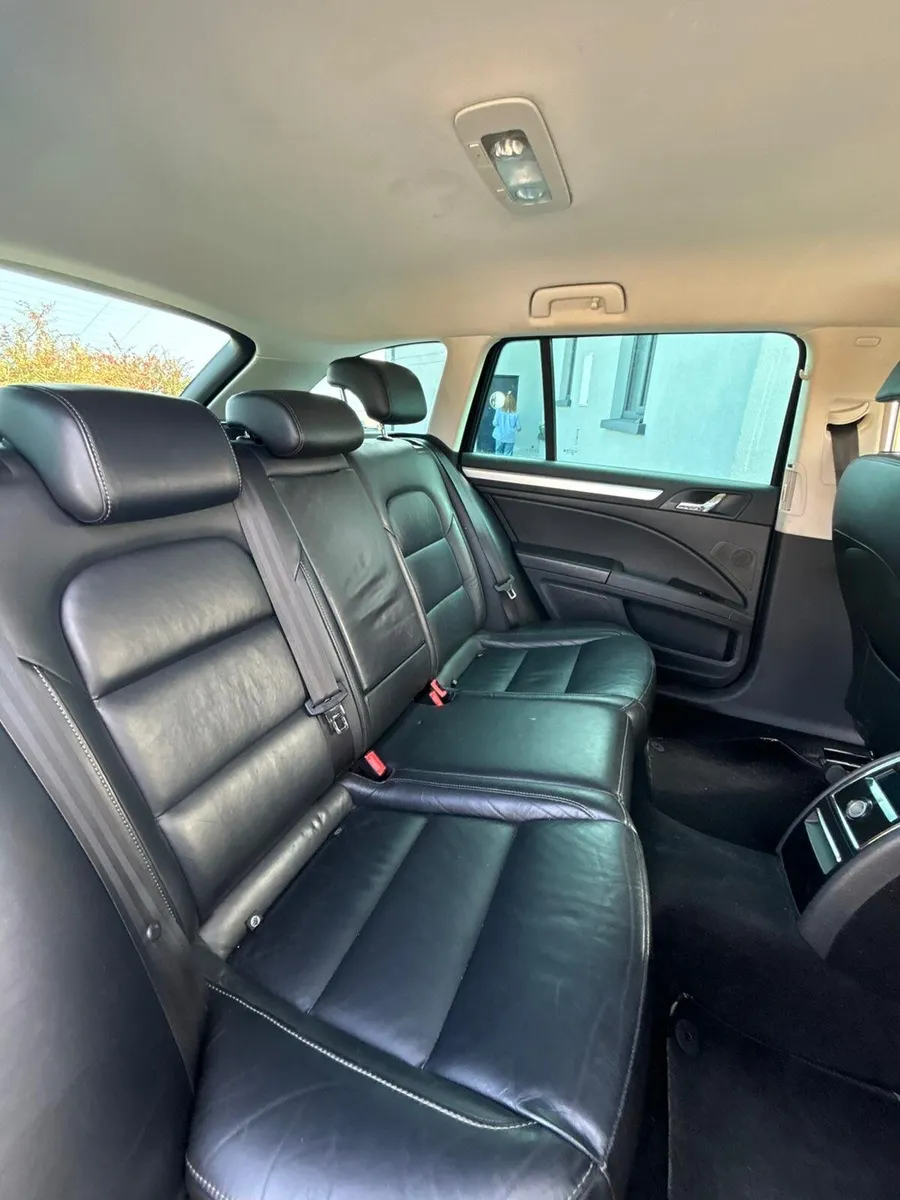 Skoda Superb 2015 - Image 2