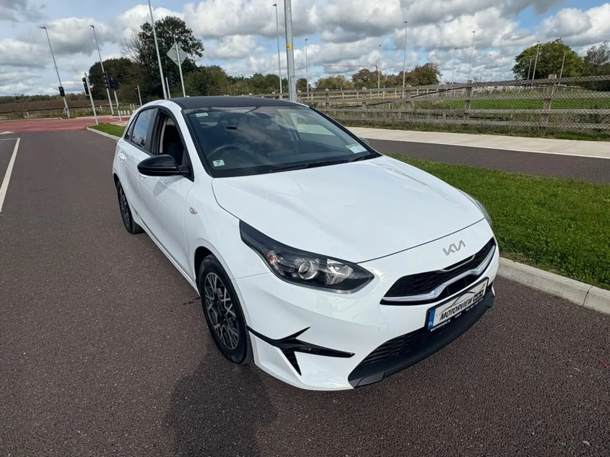 Kia Ceed Sold cod 1.6D Mhev K2 MY23 5DR, Reversing - Image 2