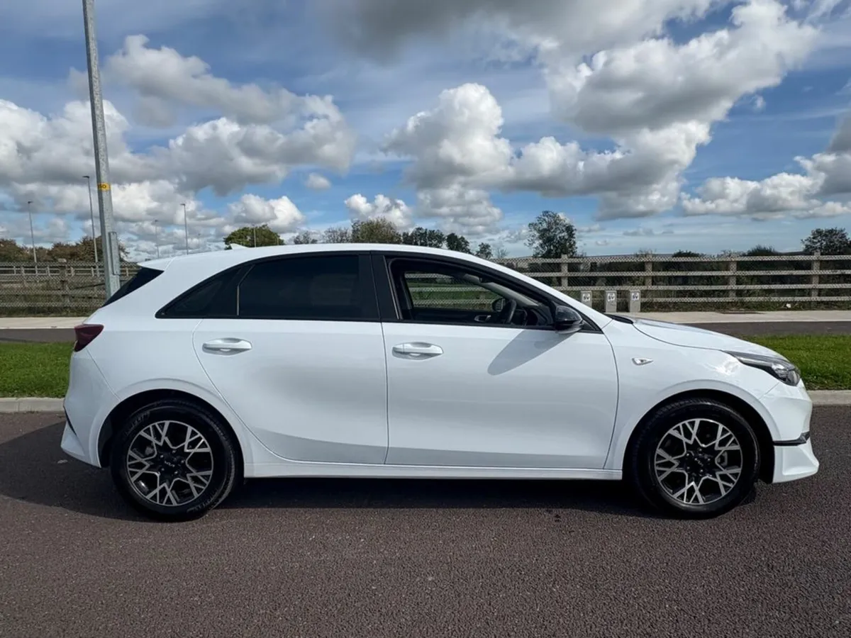 Kia Ceed Sold cod 1.6D Mhev K2 MY23 5DR, Reversing - Image 4