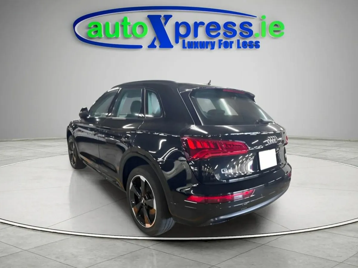 Audi Q5 2.0TFSI QUATTRO BLACK EDITION Automatic, R - Image 3
