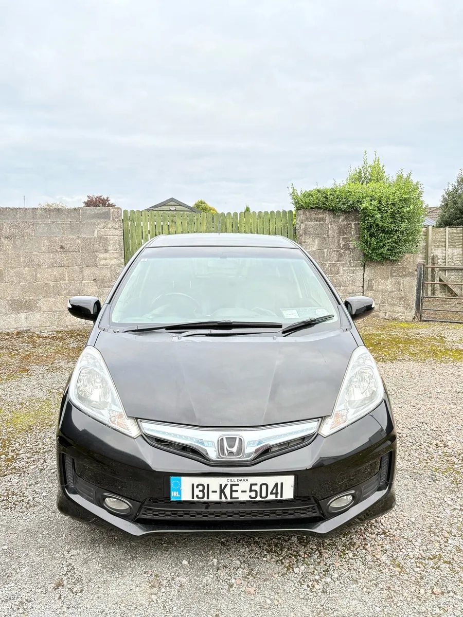 Honda Fit RS 1.5 Hybrid Automatic [Leather seats] - Image 1