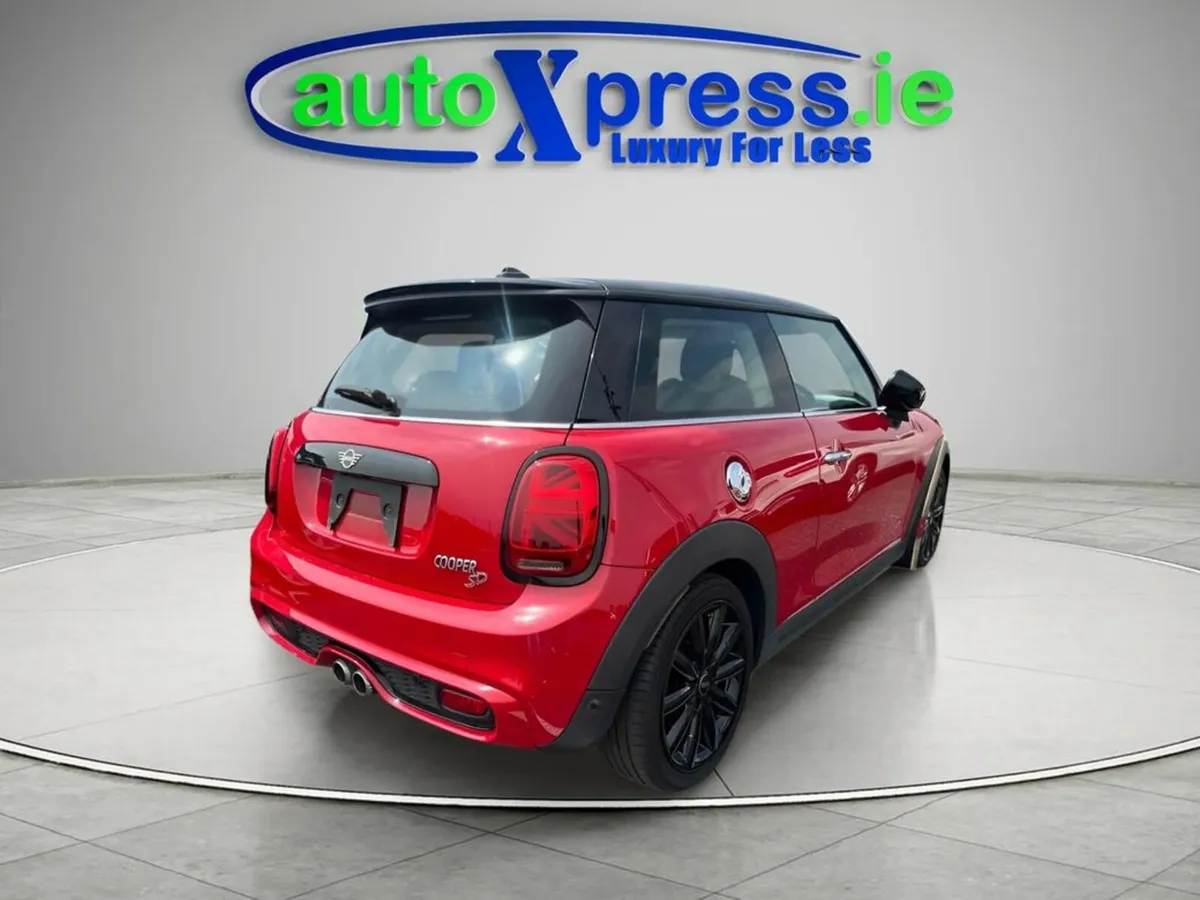 Mini Cooper D 2.0 Automatic, Reversing camera - Image 3