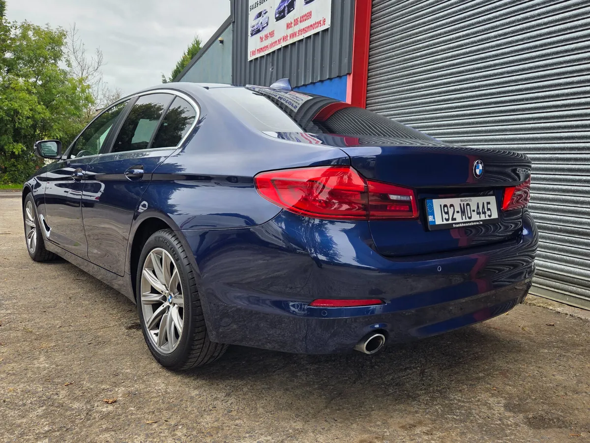 BMW 5-Series 2019 - Image 2