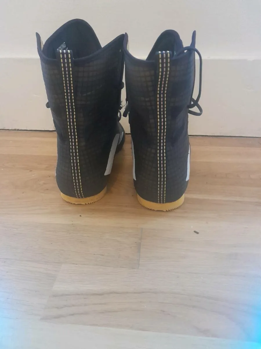 Adidas Boxing boots UK size 6.like new - Image 4