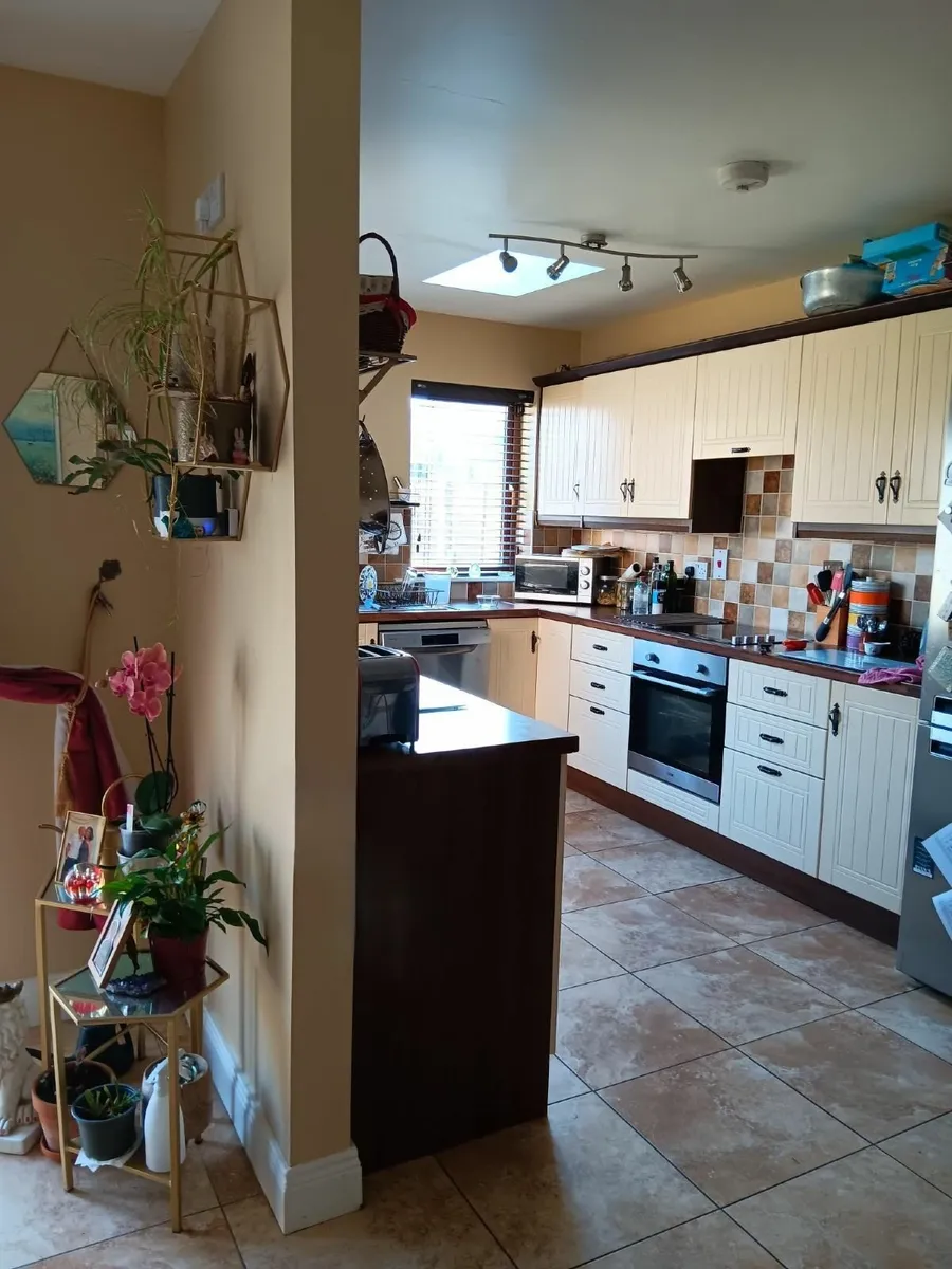 Fitted kitchen - Image 2