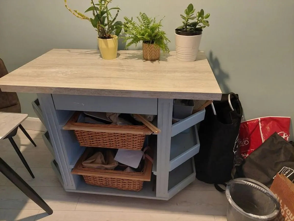 Kitchen island - Image 3