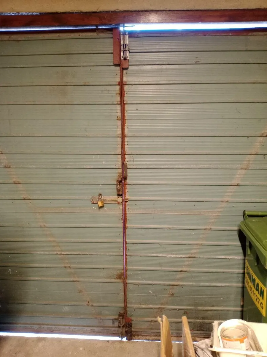 Garage doors - Image 2
