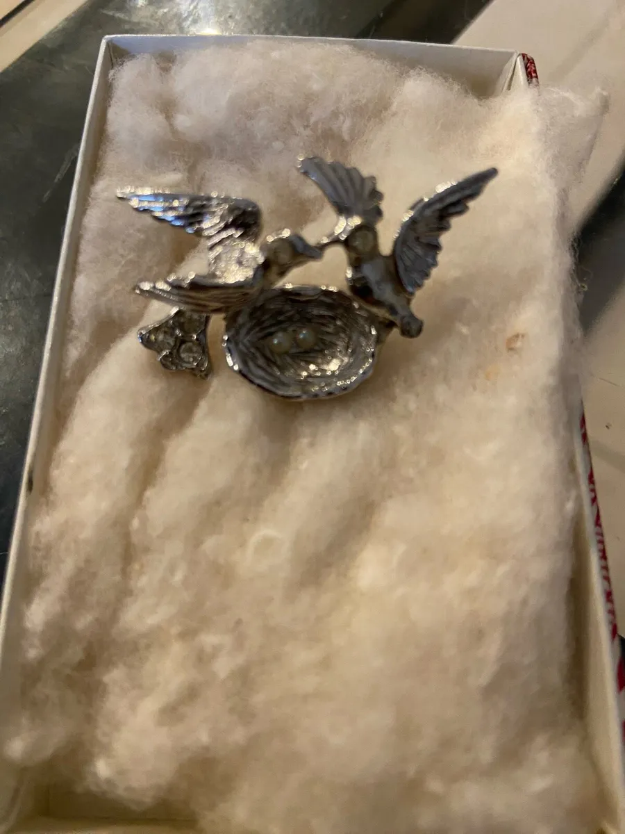 Birds with nest Brooch - Image 2
