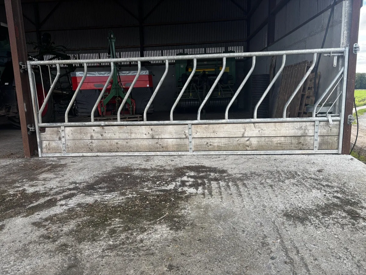Condon Feed Barrier Gates - Image 1