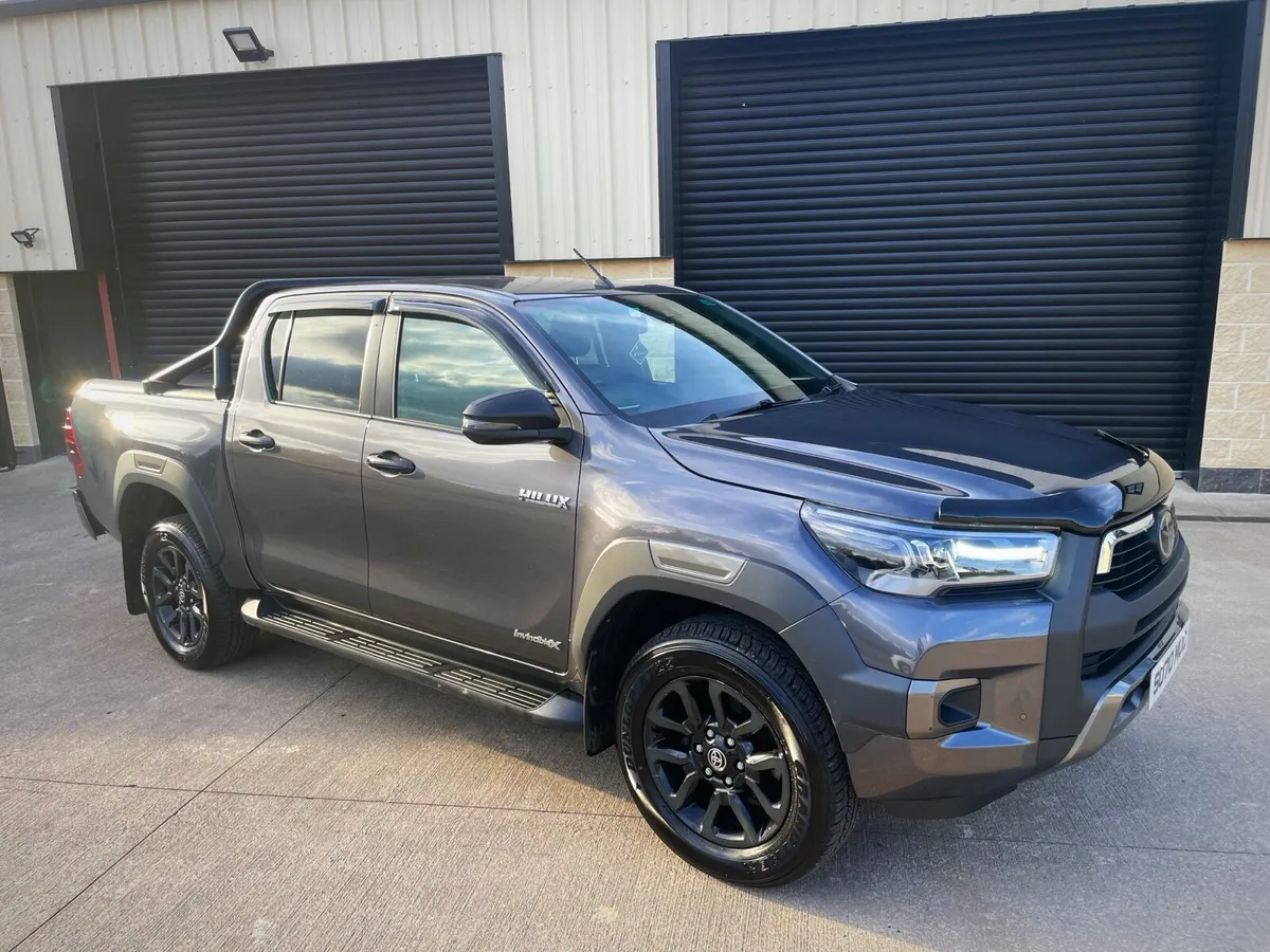 2021 TOYOTA HILUX 2.8 D4D INVINCIBLE X AUTO - Image 3