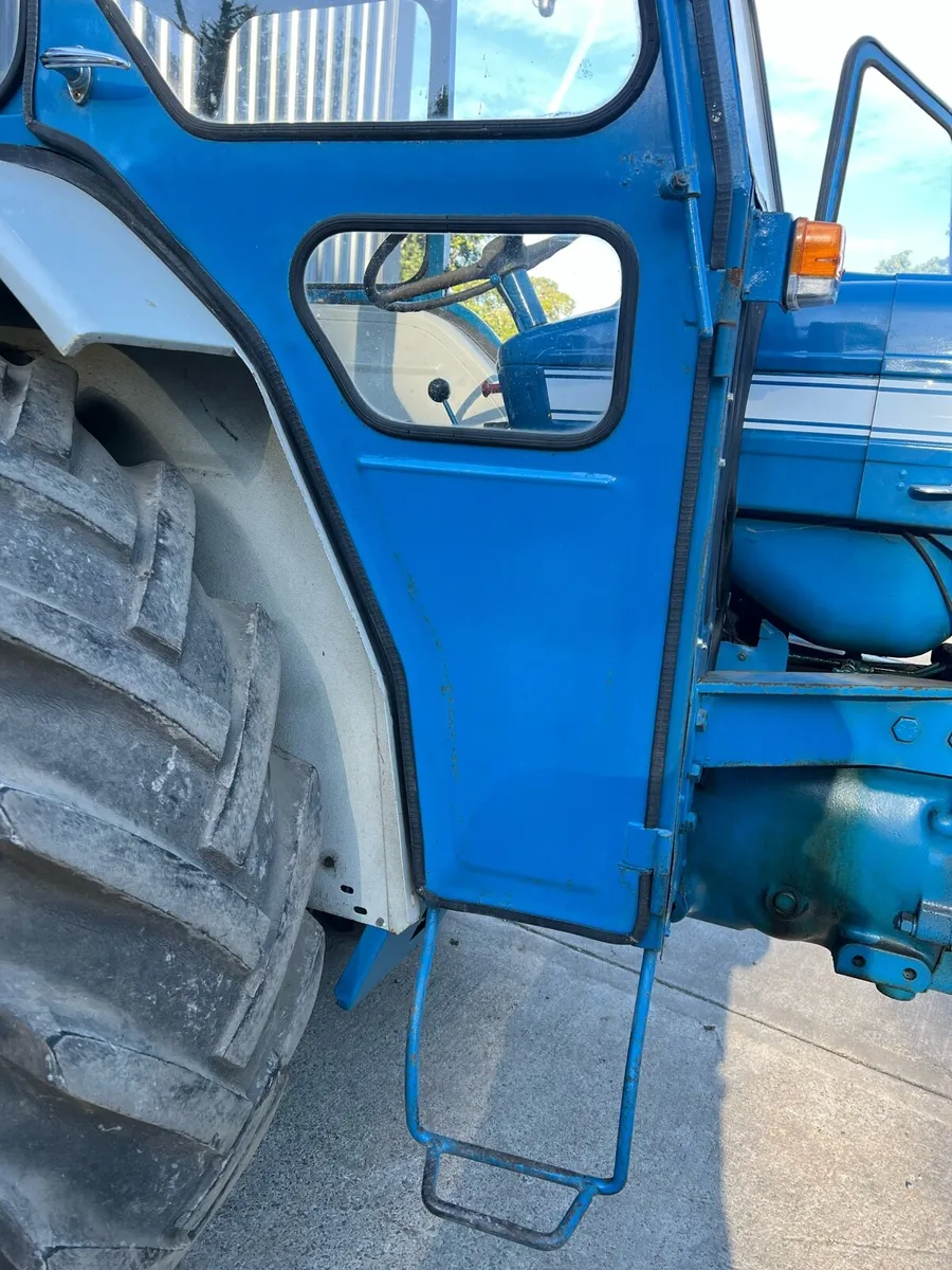 Ford tractor - Image 4
