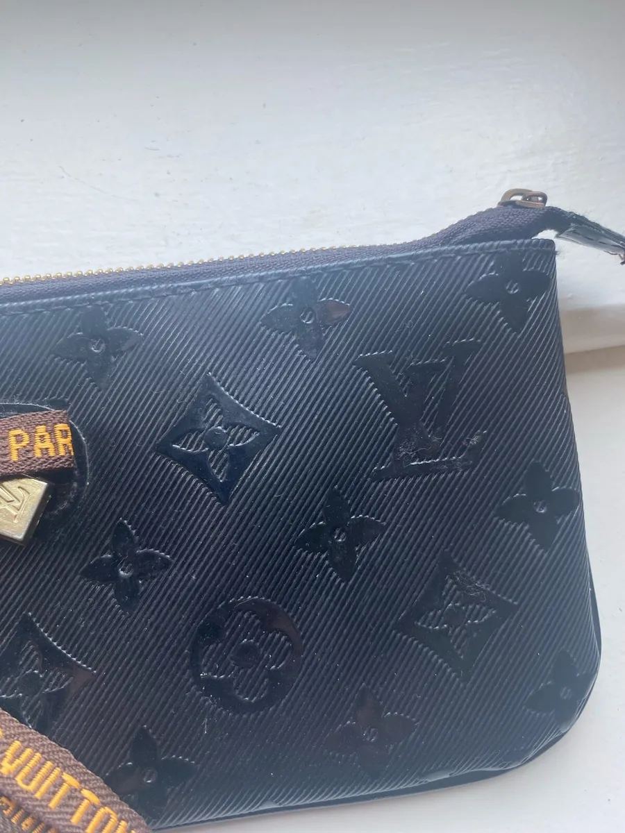 ‘Louis Vuitton’ Wrist Bag - Image 3