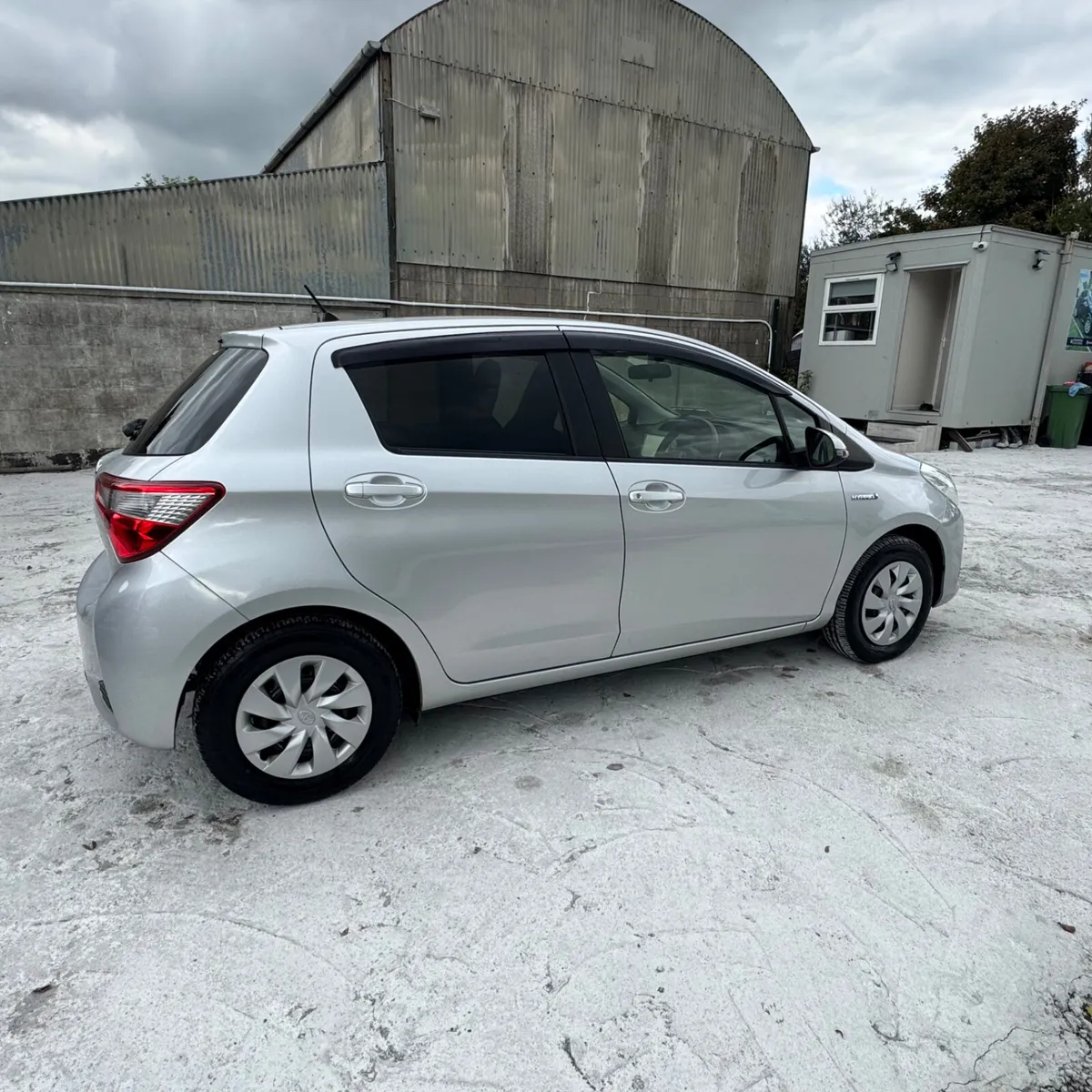 Toyota Vitz 2017 Hybrid - Image 4