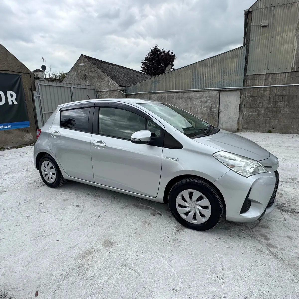 Toyota Vitz 2017 Hybrid - Image 2