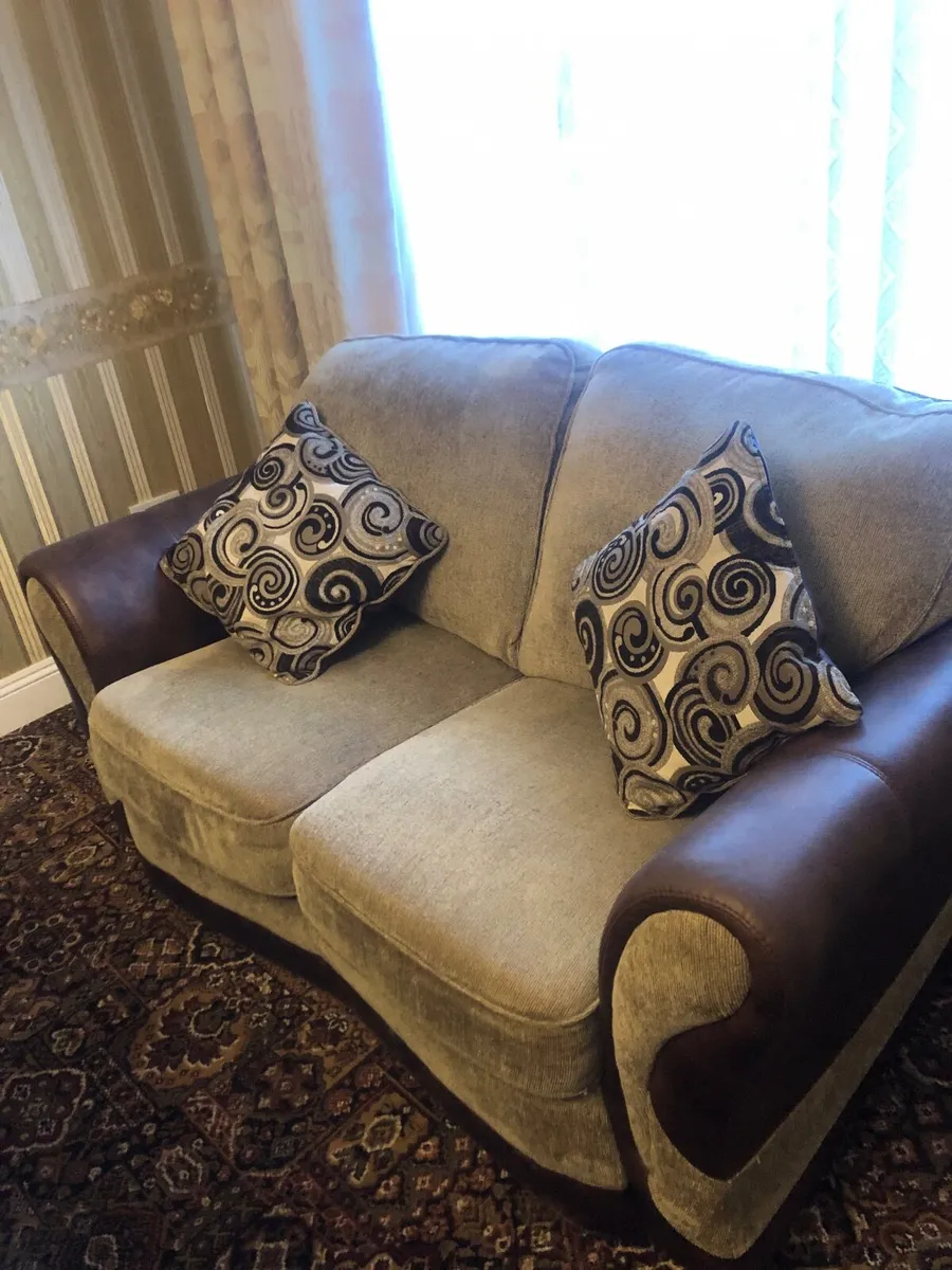 Small hardly ever used sofa. - Image 1
