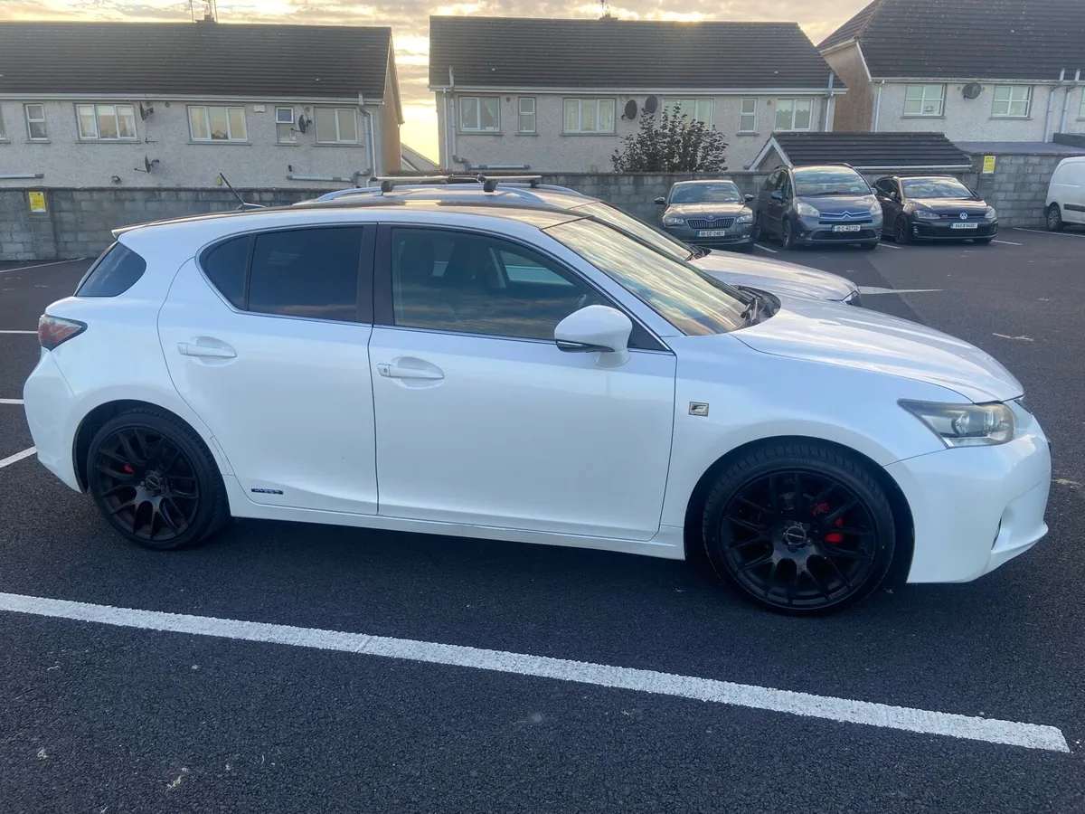 Lexus F Sport - Image 1