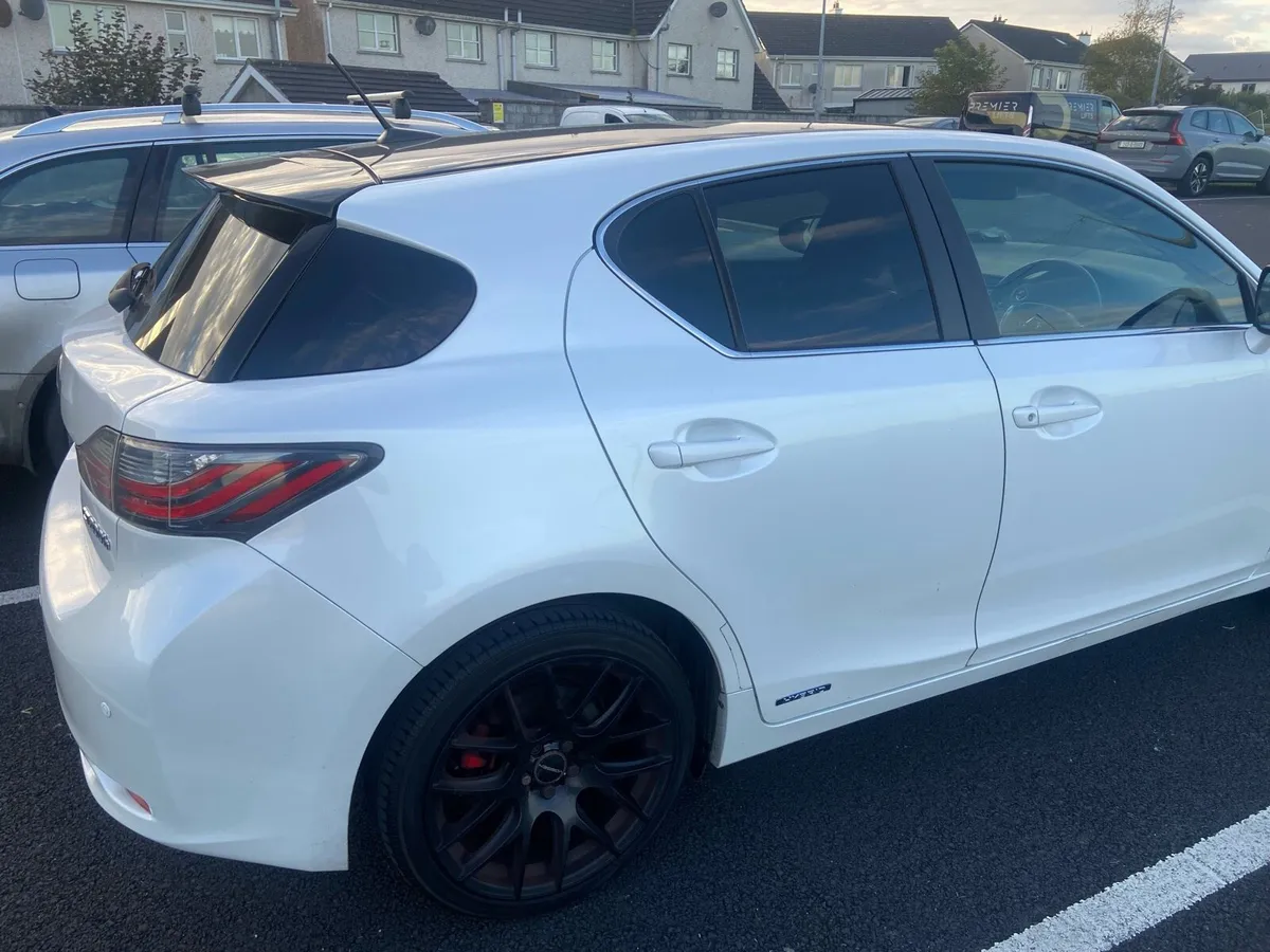 Lexus F Sport - Image 2