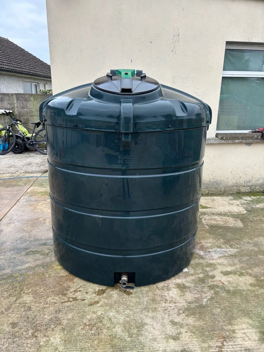 1360 litre bunded oil tank for sale..perfect cond - Image 1