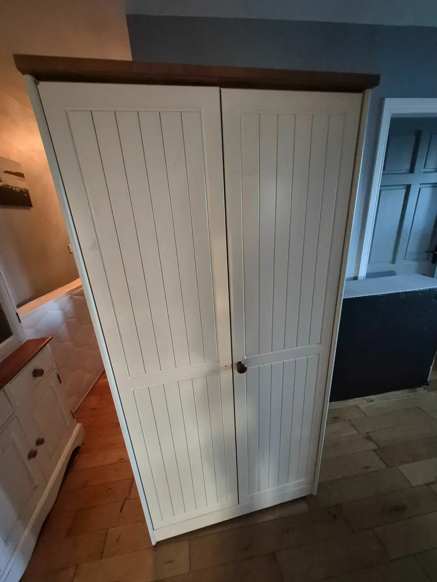 wardrobe - Image 1