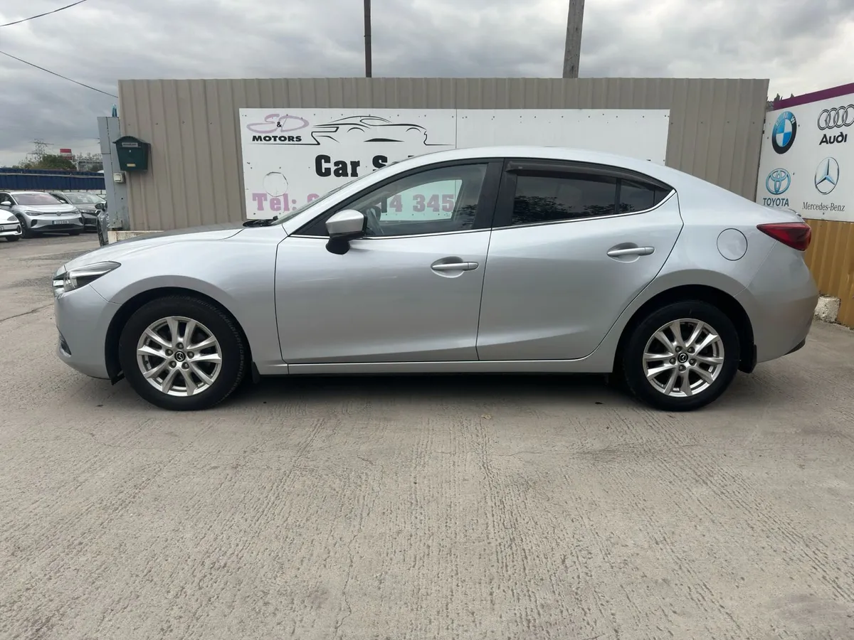 171 Mazda 3 2.2D Executive Low Miles - Image 4