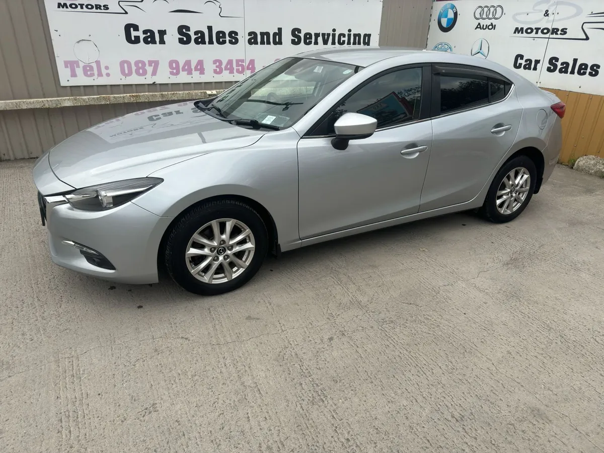 171 Mazda 3 2.2D Executive Low Miles - Image 2