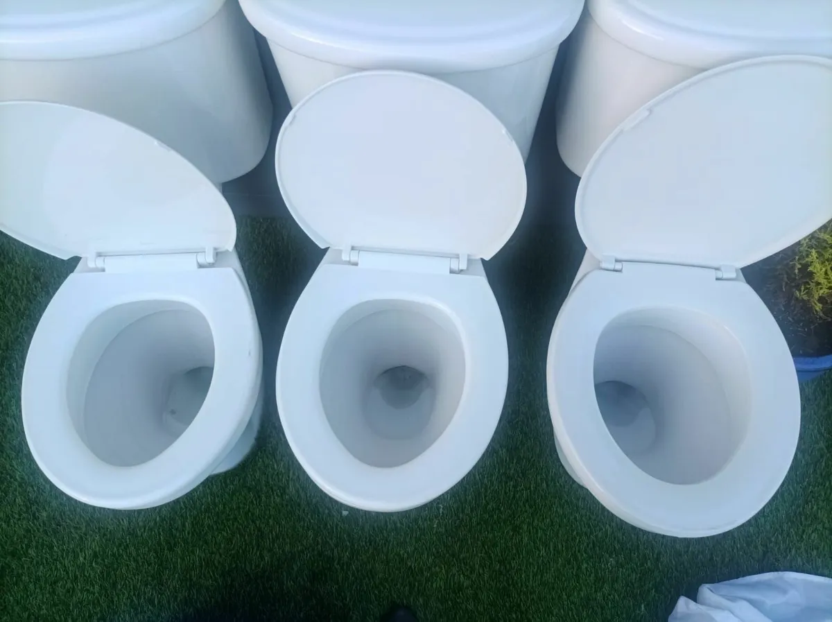 Toilet - Image 2