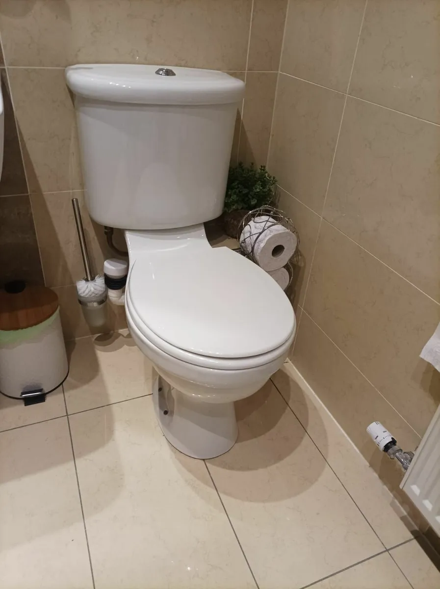 Toilet - Image 3