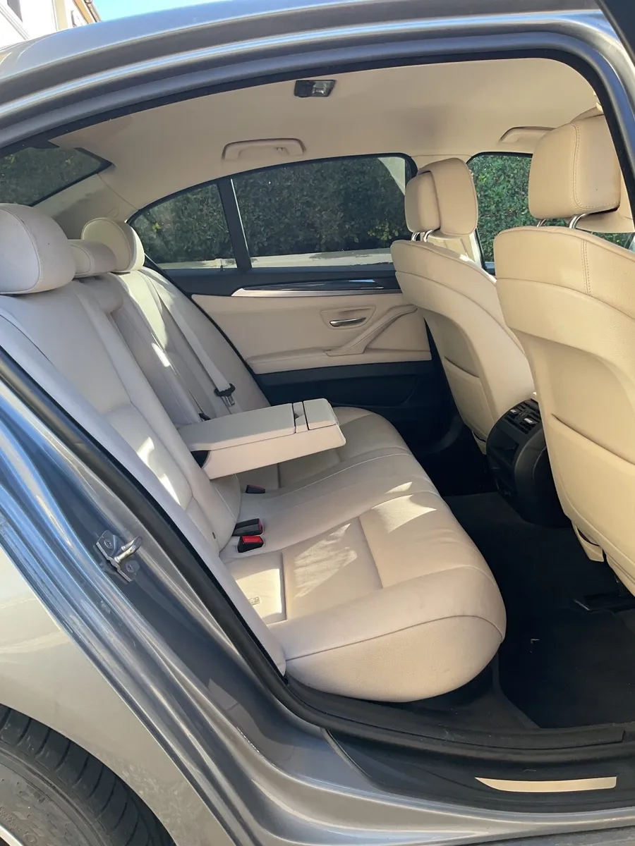 BMW 5-Series 2012 - Image 4