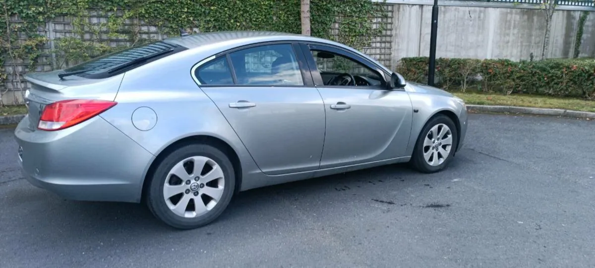 Insignia - Image 2