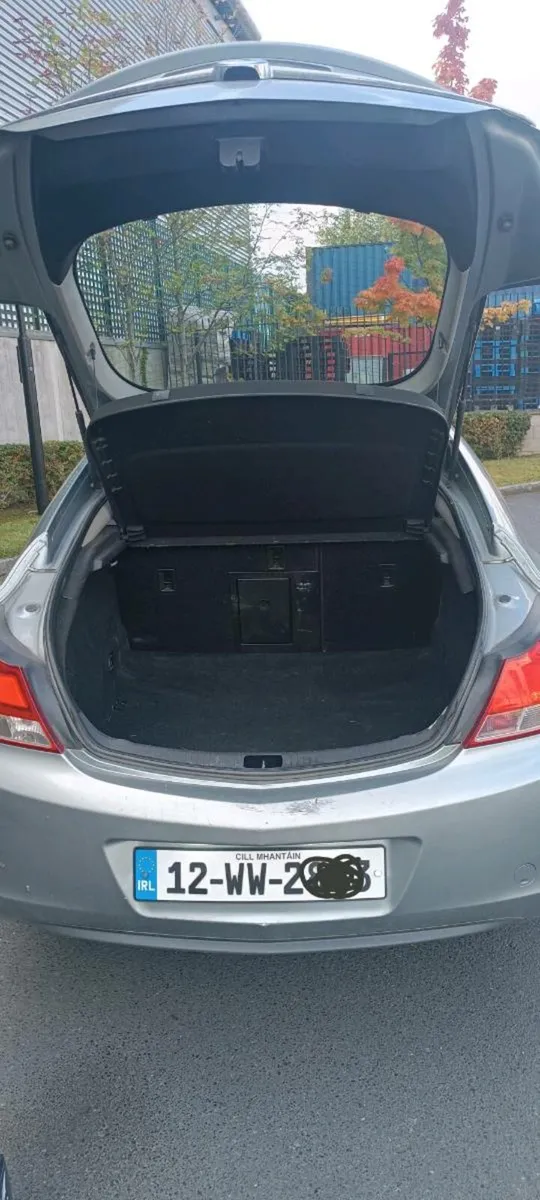 Insignia - Image 4
