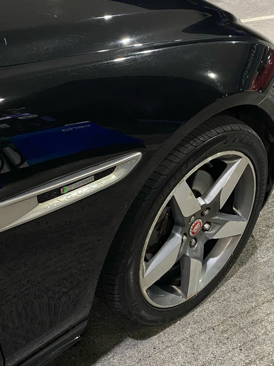 Jaguar XE R-Sport 2016 - Image 2
