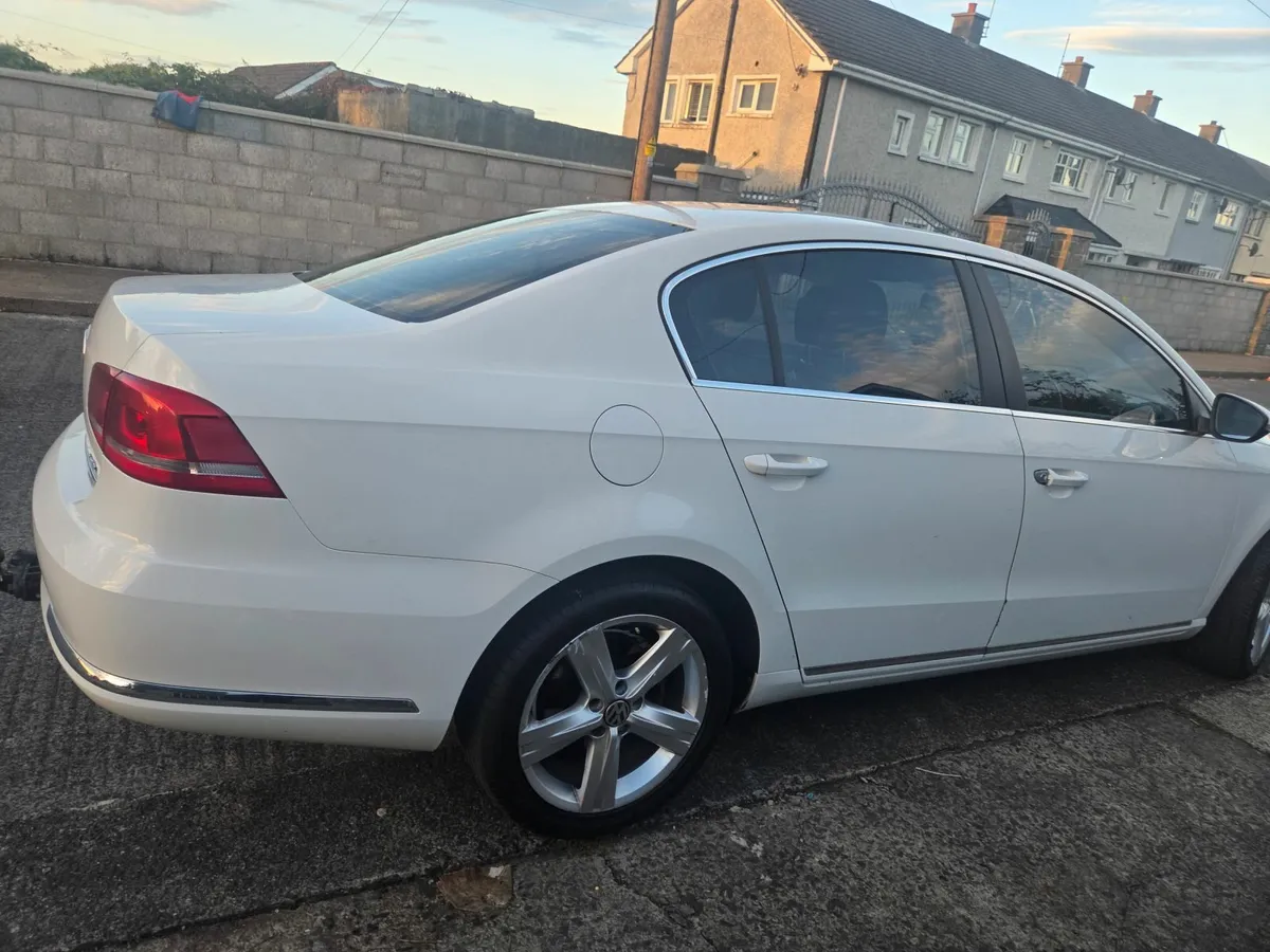 Volkswagen Passat 2012 - Image 4