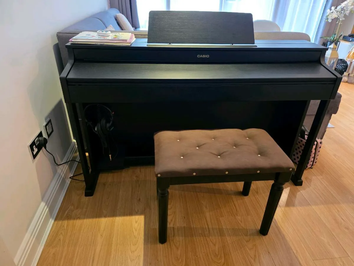 Piano stool - Image 1
