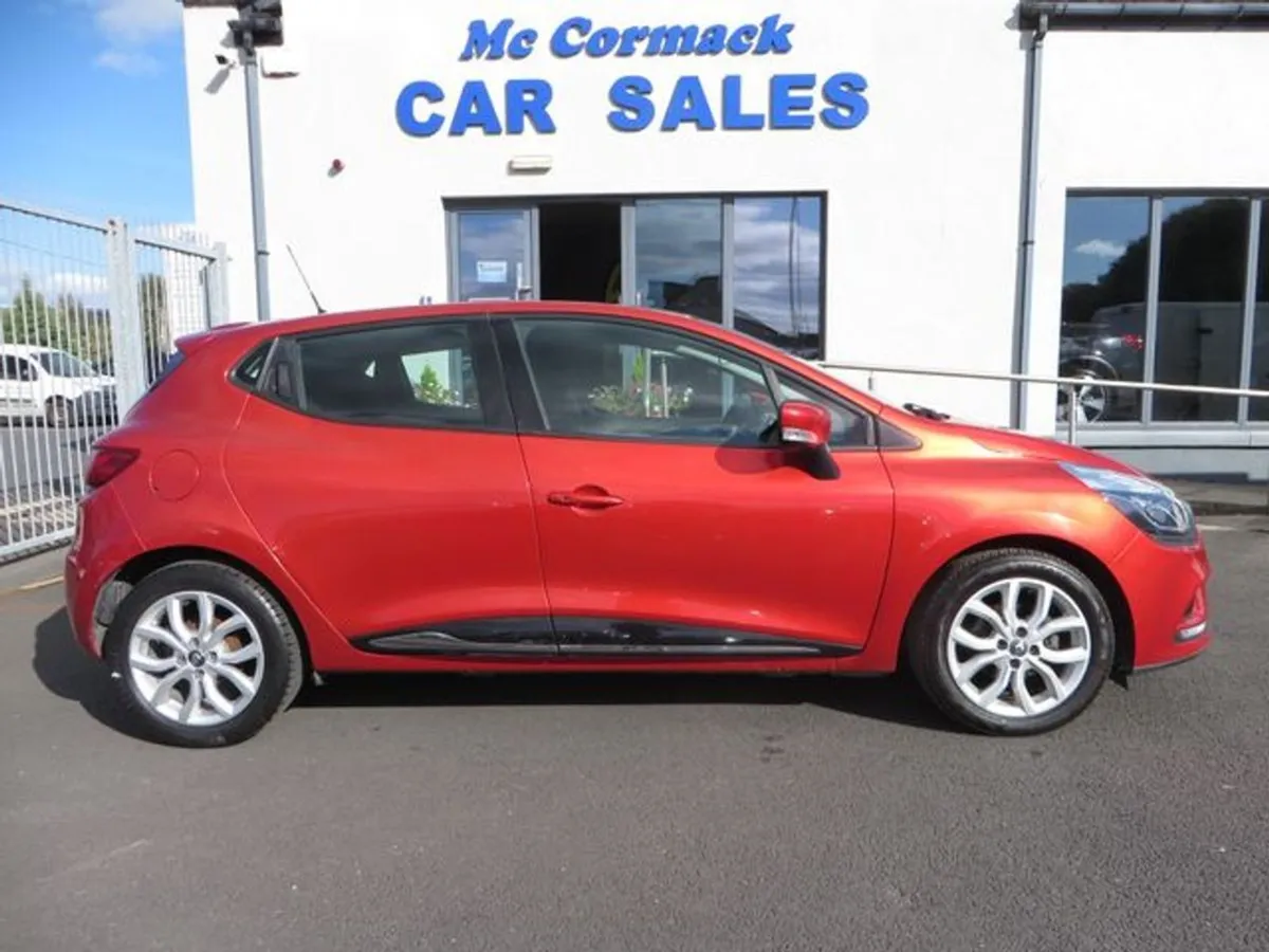 Renault Clio Dynamique NAV 1.2 Petr 4DR - Image 2