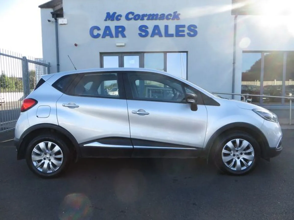 Renault Captur Life 1.5 DCI 90 EU6 4DR - Image 2