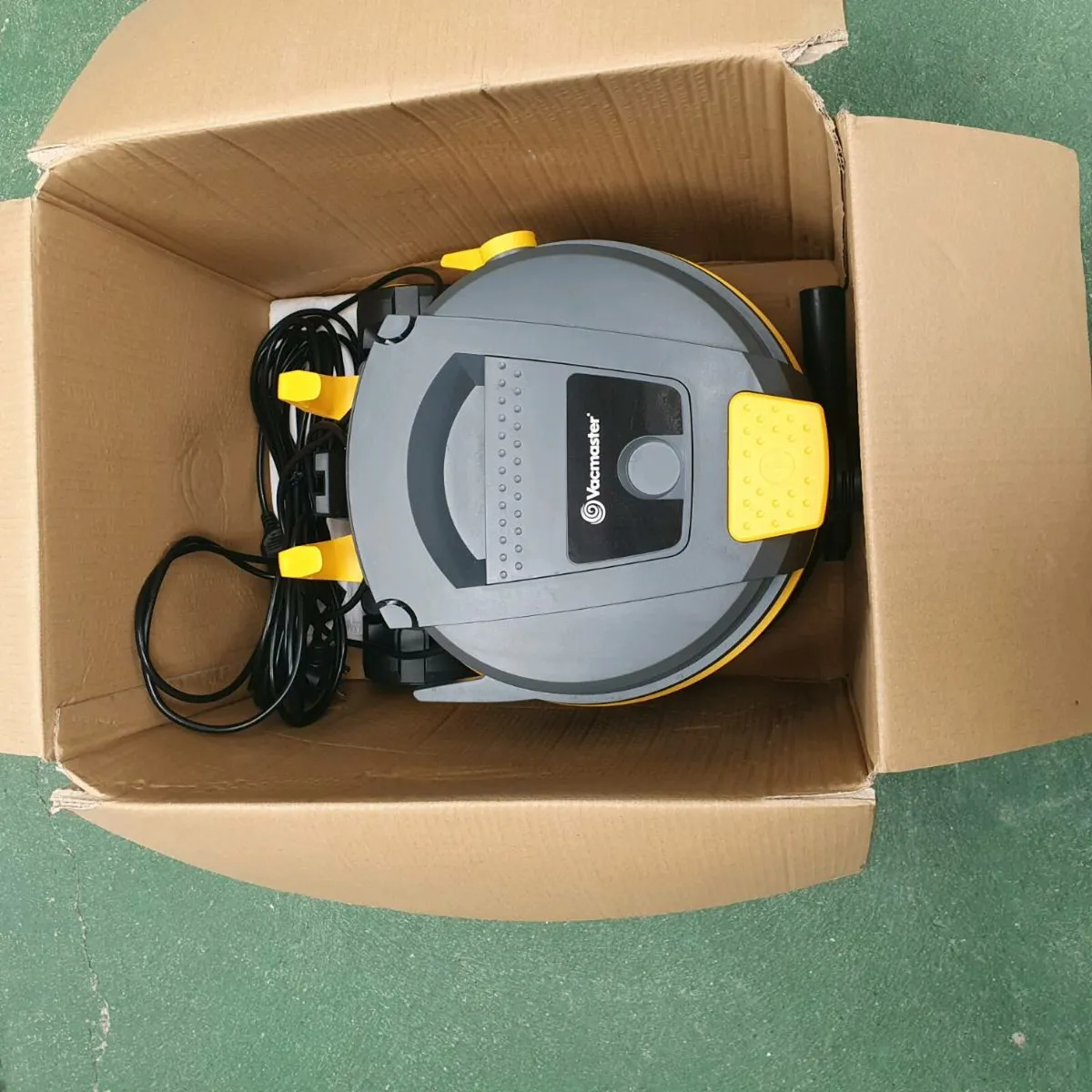 Vacuum - Image 4
