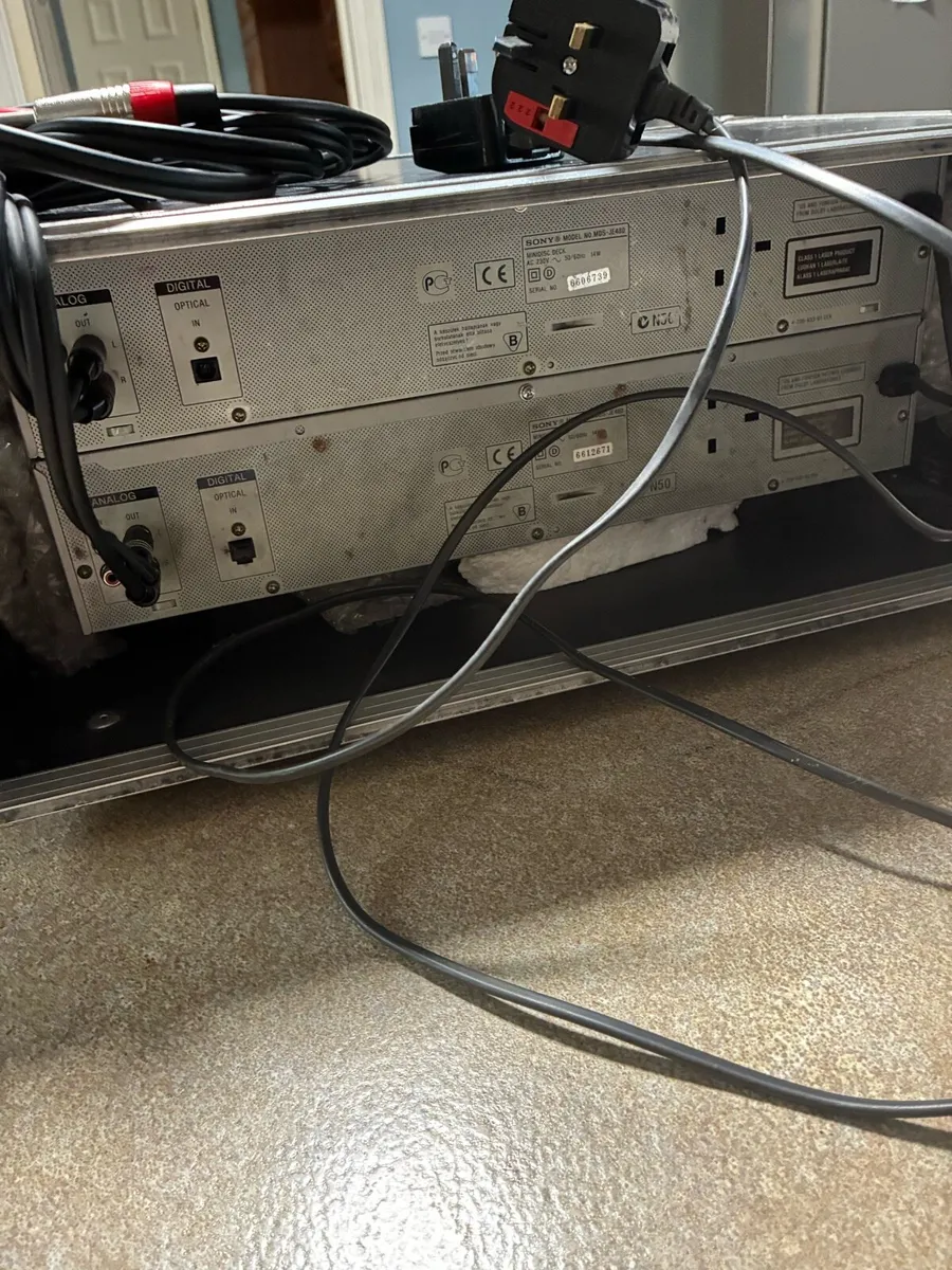 2 x Flight Cased Mini Disc Players - Image 3