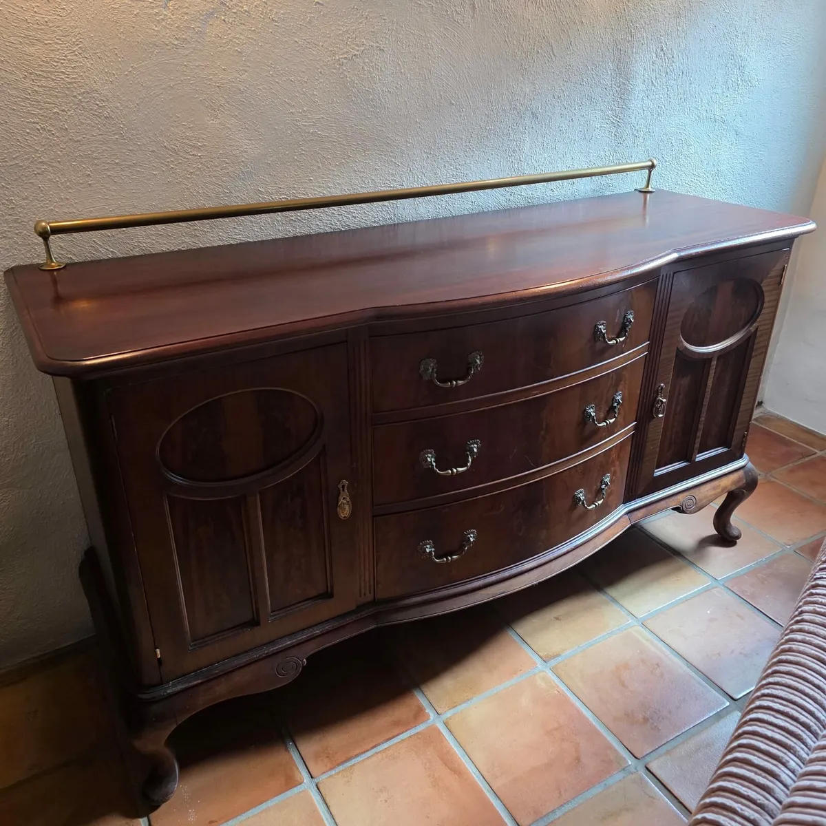 Victorian bow fronted dresser in original conditio - Image 4