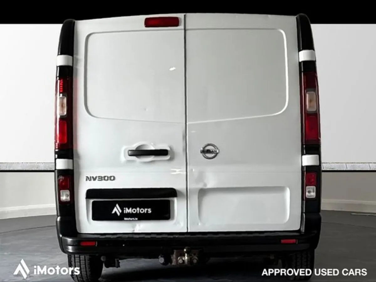 Nissan NV300 LWB 120 SV 1300 My20 4DR - Image 4
