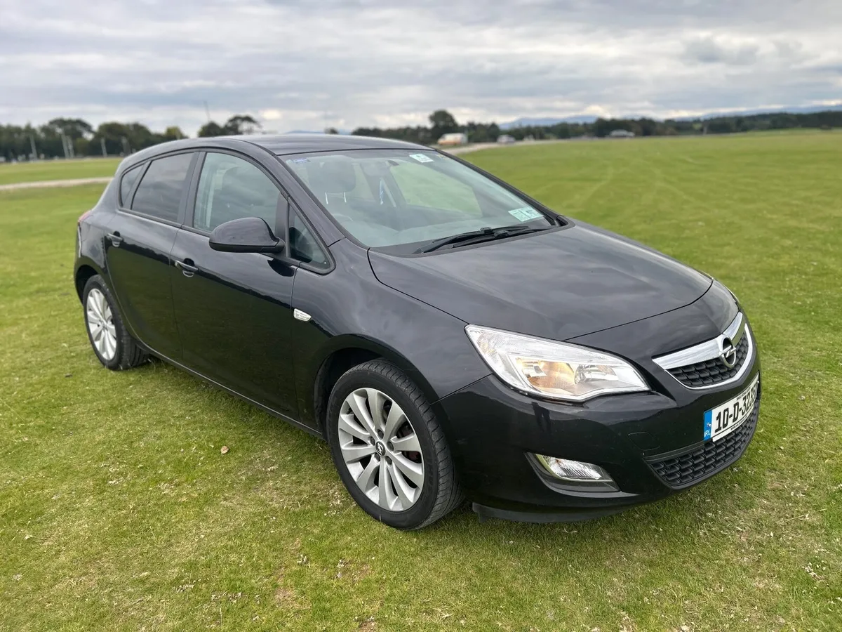 Opel Astra J - Image 2