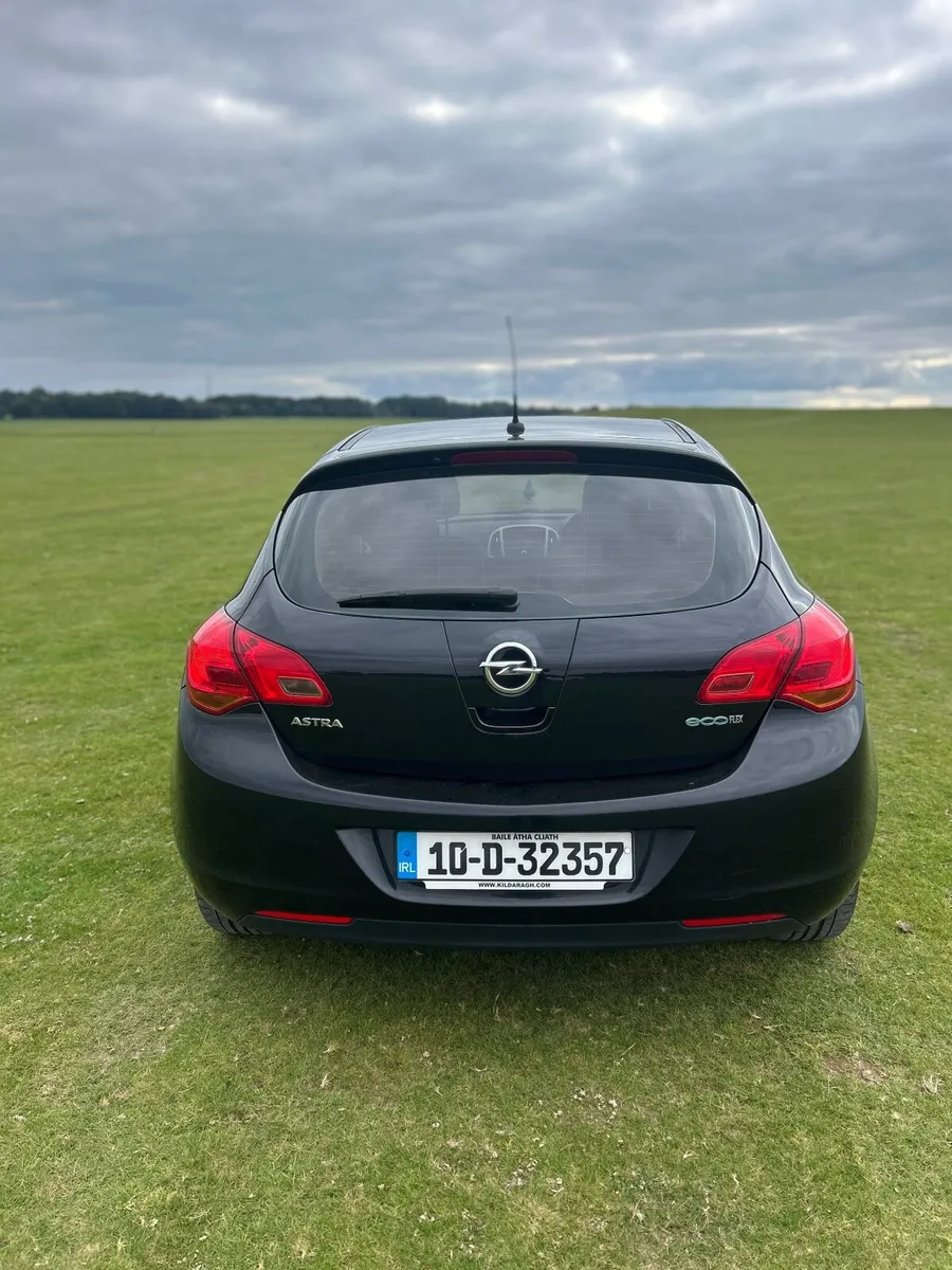 Opel Astra J - Image 3