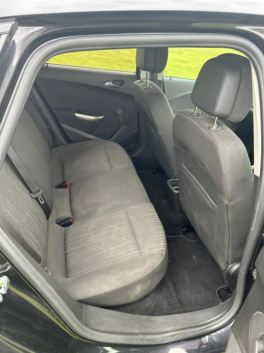 Opel Astra J - Image 4