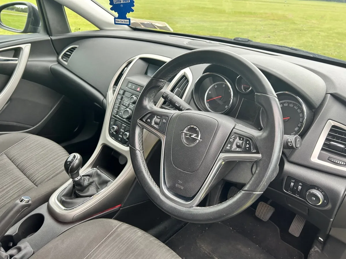 Opel Astra J - Image 3